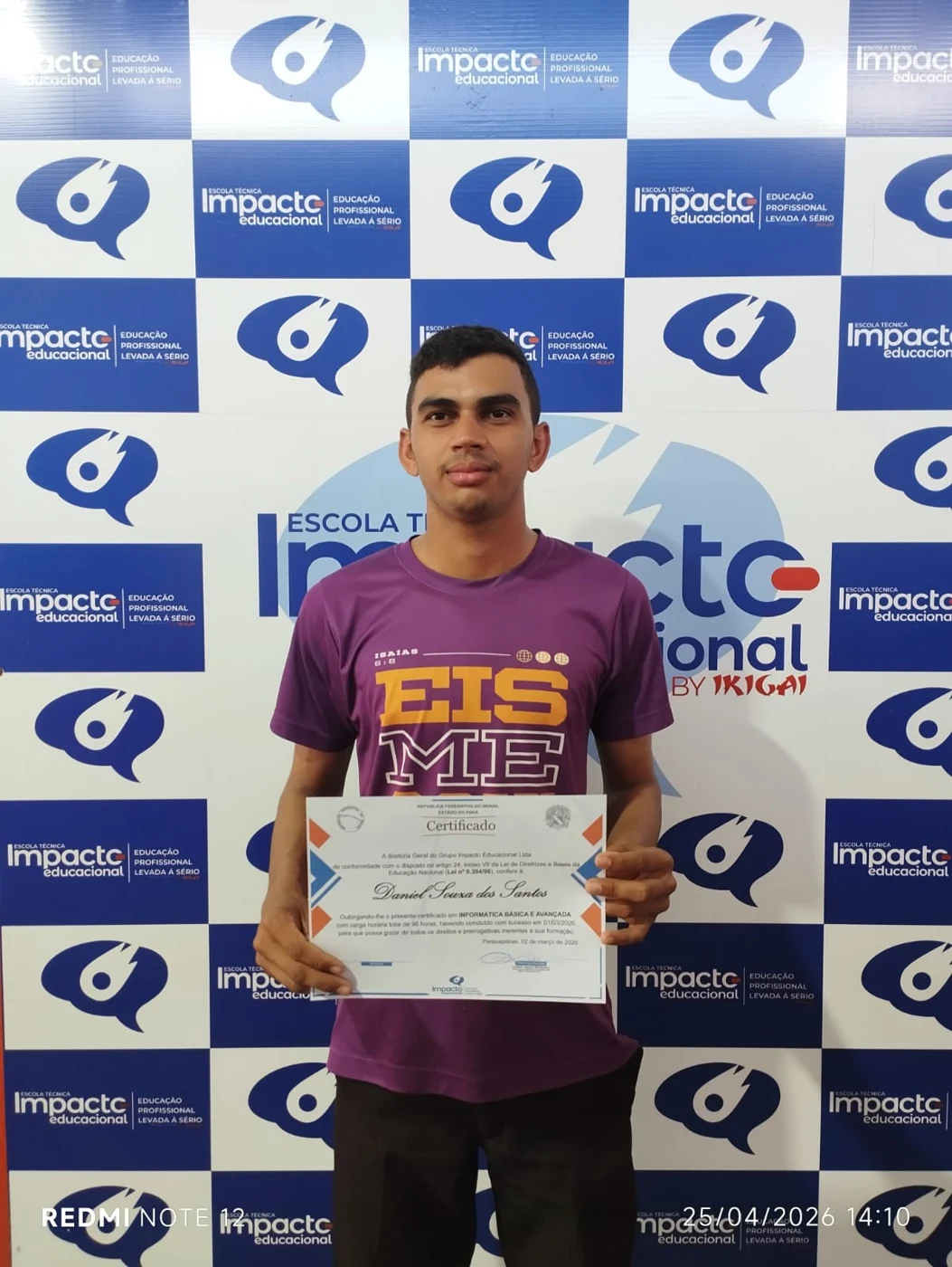 Aluno em entrega de certificado
